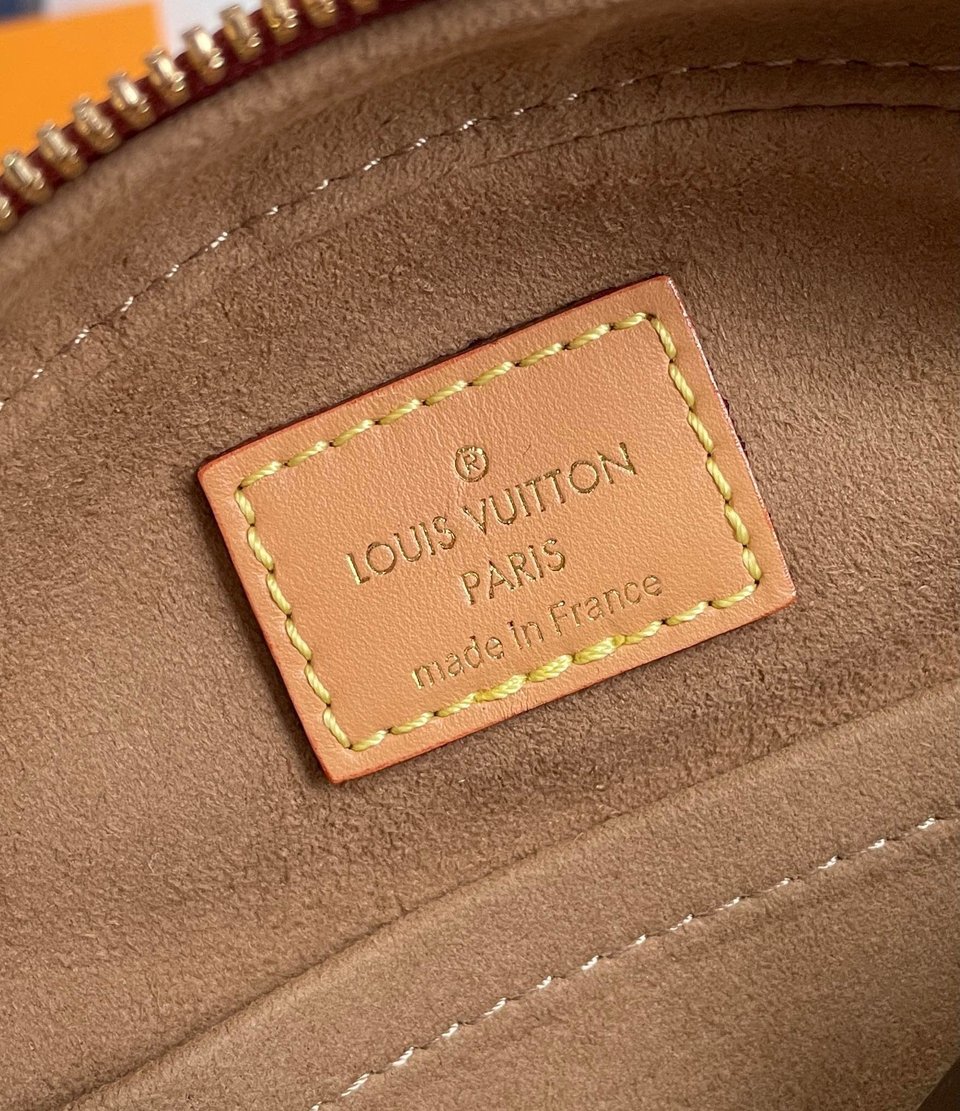 Louis Vuitton Boite Chapeau Souple Pm 18Cm view 9