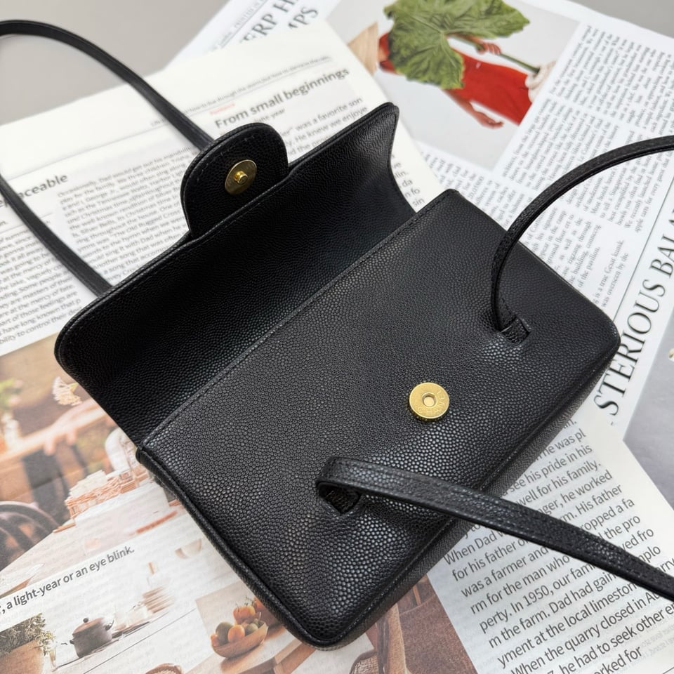 Chanel Clutch Black Bag 17cm/6.7in view 4
