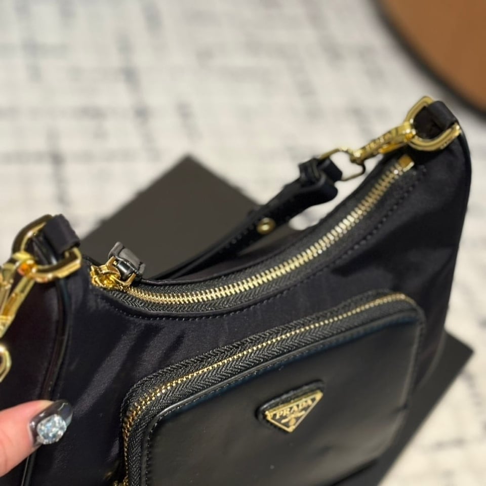 Prada Leather Pocket Re Nylon Shoulder Bag Black 22Cm view 7