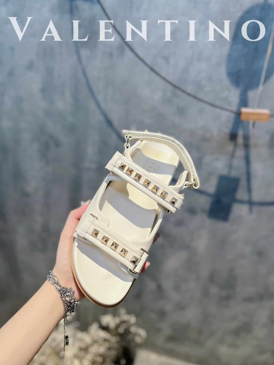 Valentino Garavani Rockstud Flat Sandal In Nappa Leather For Woman In White view 8