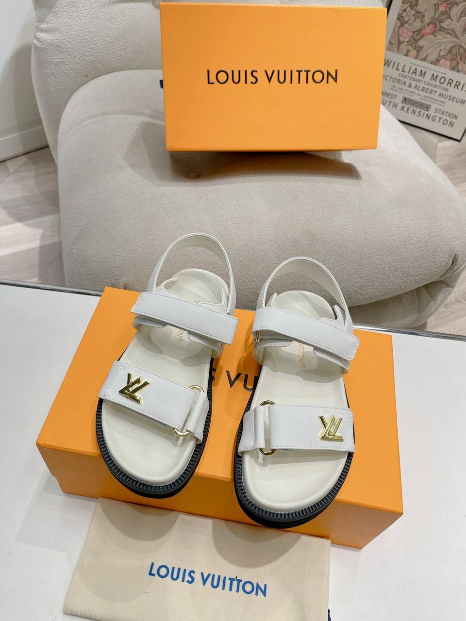 Louis Vuitton Lv Sunset Flat Comfort Sandals White 1Abw7Q view 11