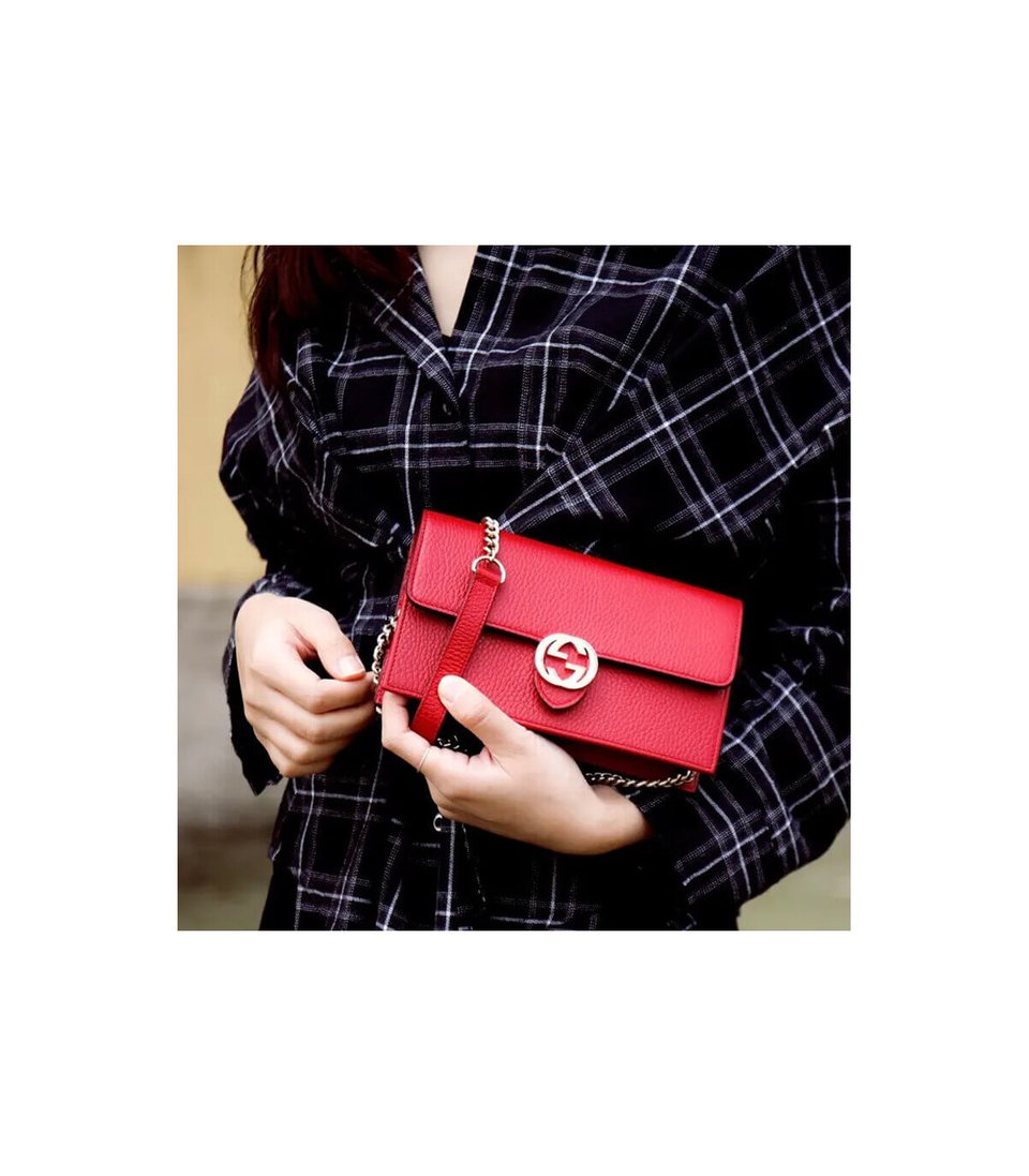 Gucci GG Interlocking Wallet On Chain Red view 4