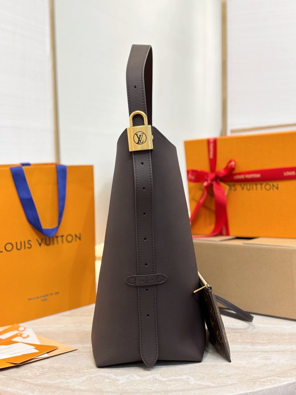 Louis Vuitton Low Key Hobo MM 35cm/ 13.8in view 6