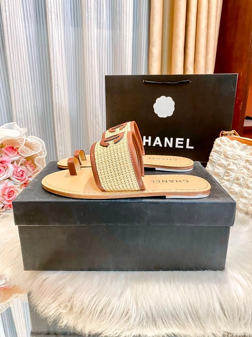 Chanel Raffia &amp; Calfskin CC Toe Ring Flat Sandals Raffia G38883 view 6