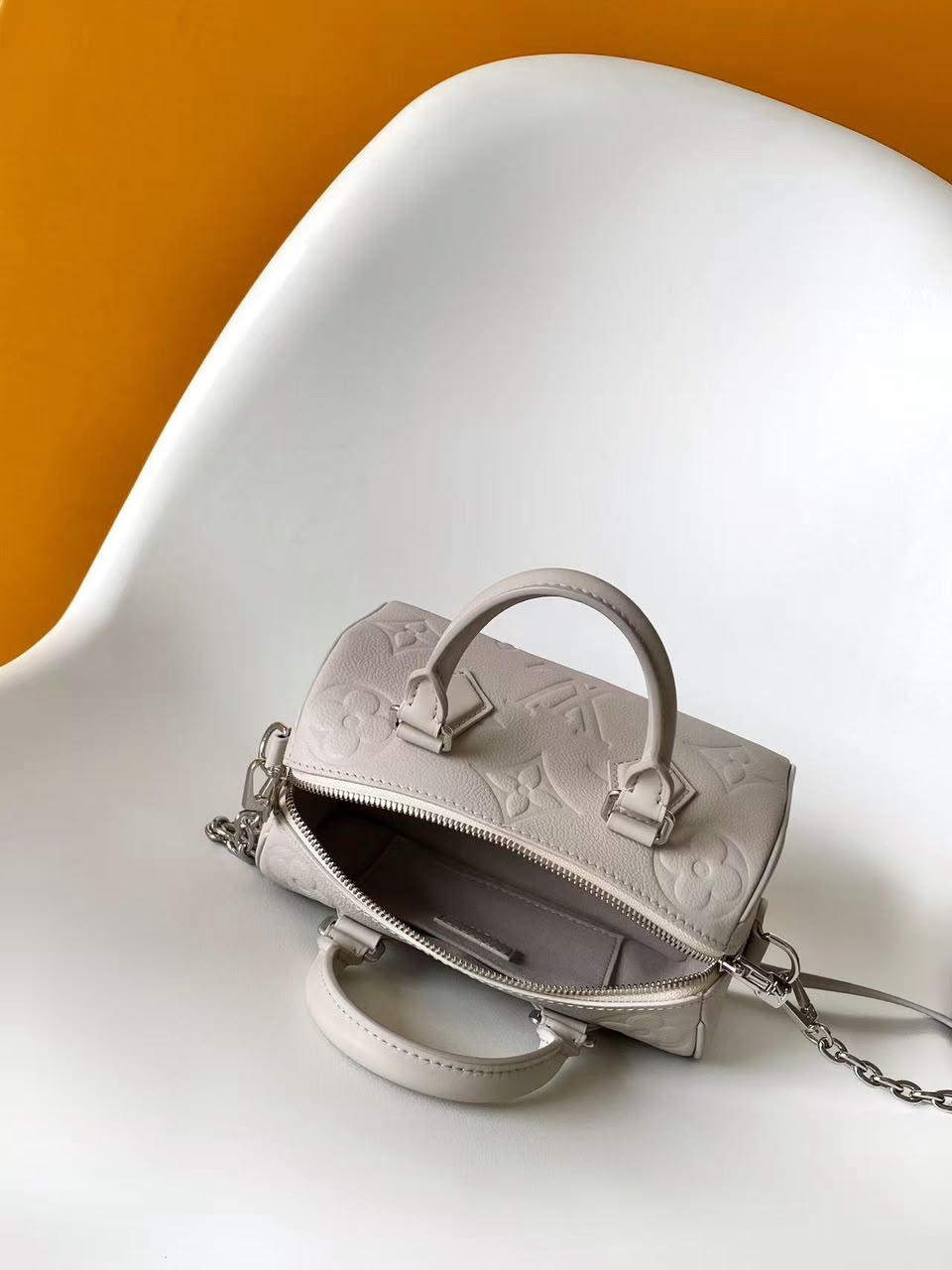 Louis Vuitton Speedy 20 Bag Brume Grey 16cm M28343 view 6