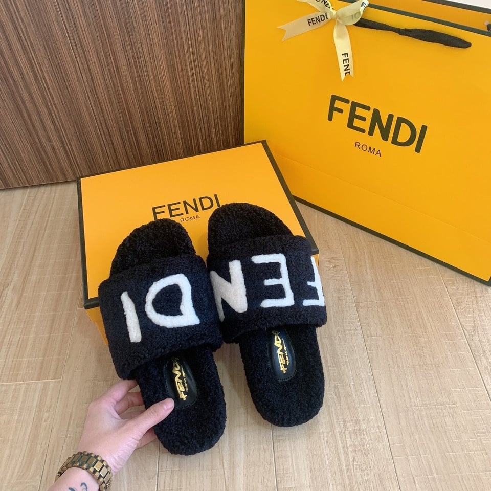 Fendi Fleece Slippers Black view 8