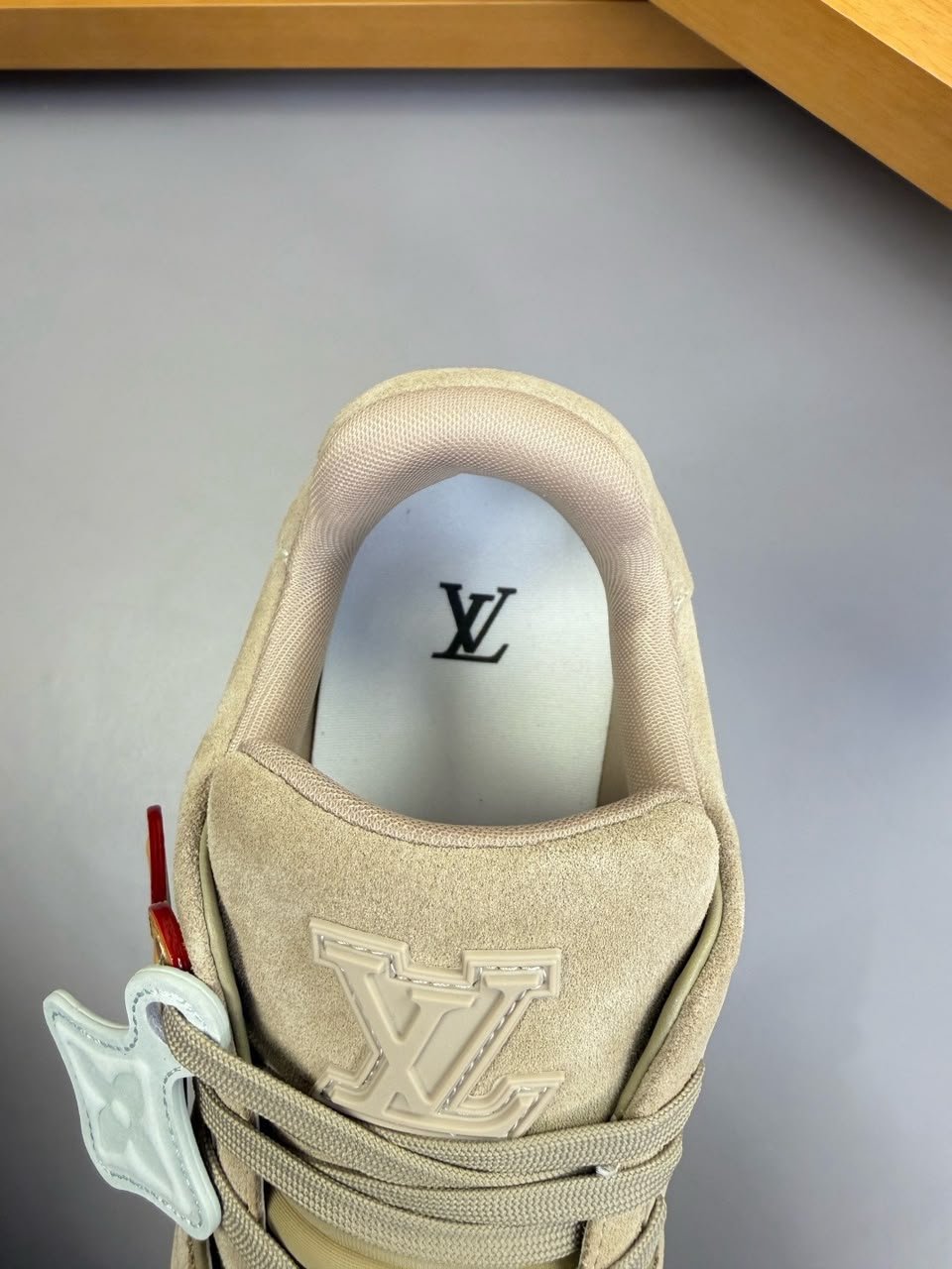 Louis Vuitton Trainer Distressed Sneakers Beige Classic 1AKBO8 view 8