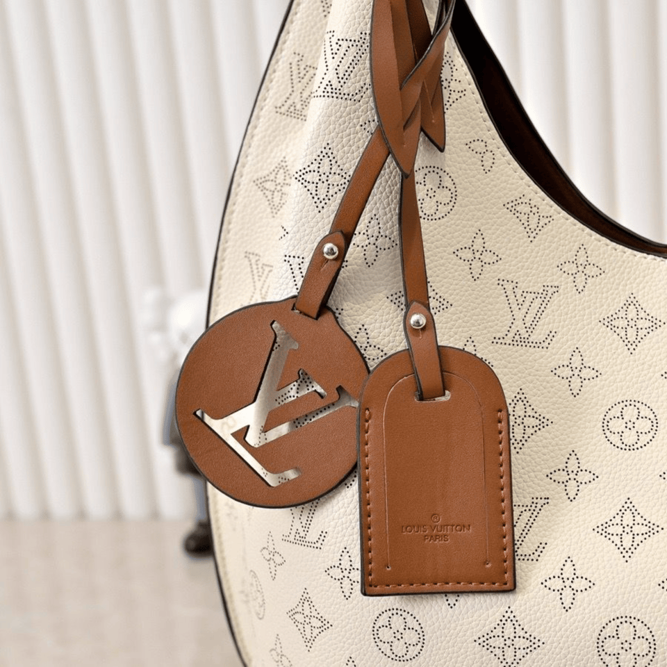 Louis Vuitton Carmel Hobo Bag 40cm/15.75in view 10