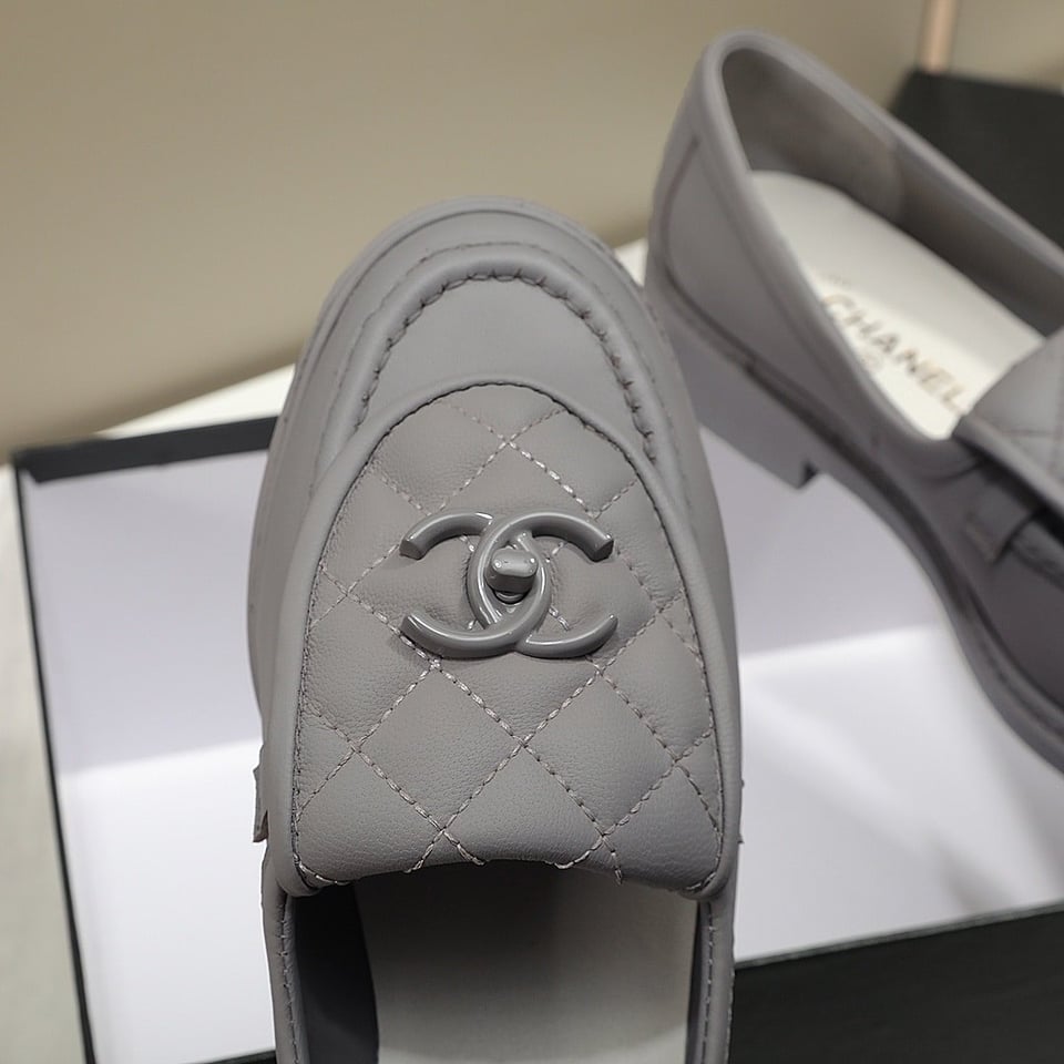 Chanel Cc Nib Turnlock Moccasins Flat Loafers Grey view 8