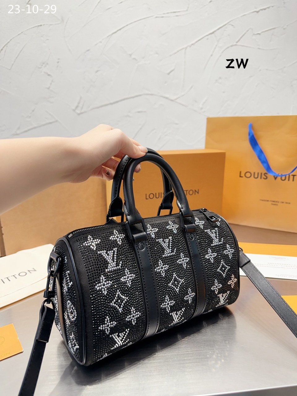 Louis Vuitton Crystal Keepall Bandouli Re 25 Black 25Cm view 3