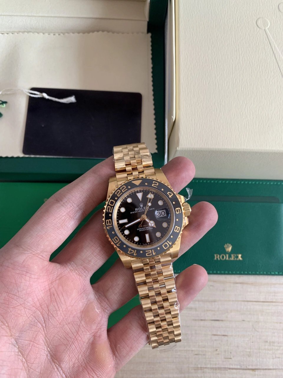 Rolex GMT-Master II 40 mm Black Dial 126718GRNR view 9