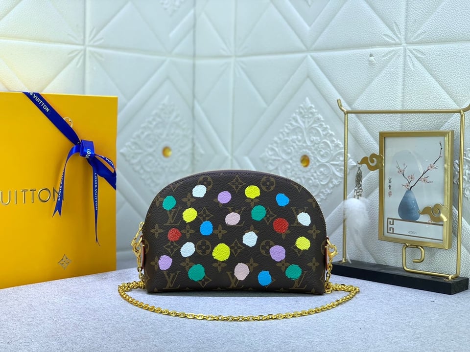 Louis Vuitton X Yk Cosmetic Pouch Monogram Coated Canvas 21.5Cm M81895 view 10