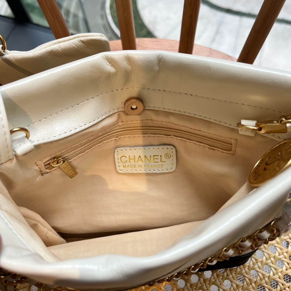 Chanel 22 Small Handbag Black White Gold Tone Metal 19Cm/7.5in As3980 B16652 Ny081 view 5