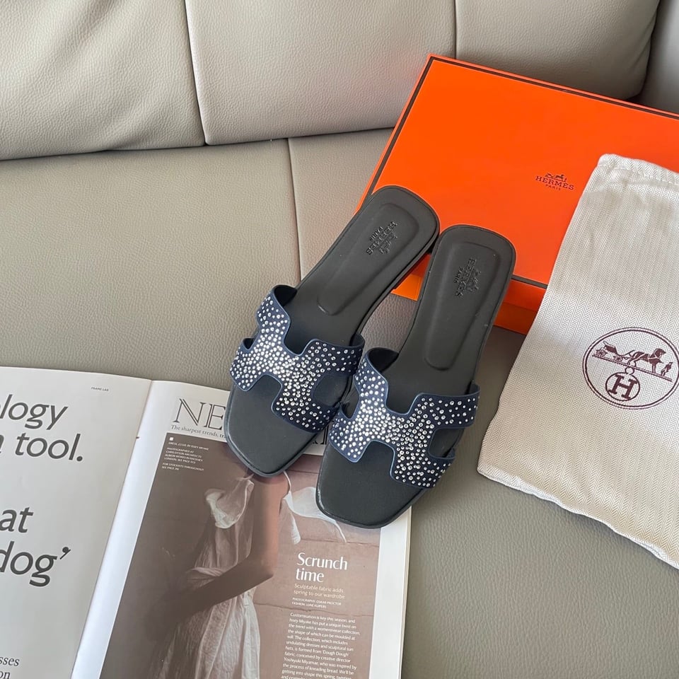 Hermes Oran Sandal Jean In Black Grey view 5