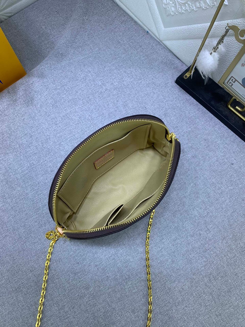 Louis Vuitton X Yk Cosmetic Pouch Monogram Coated Canvas 21.5Cm M81895 view 4