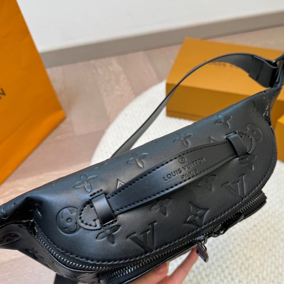 Louis Vuitton Rush Bumbag Monogram Shadow Calfskin Leather Black 31Cm M47058 view 7