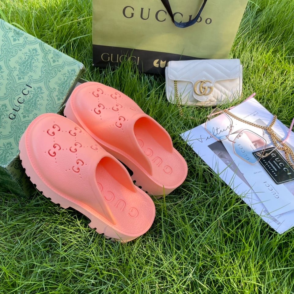 Gucci Men’S Slip On Sandal Pink Gg Rubber view 8