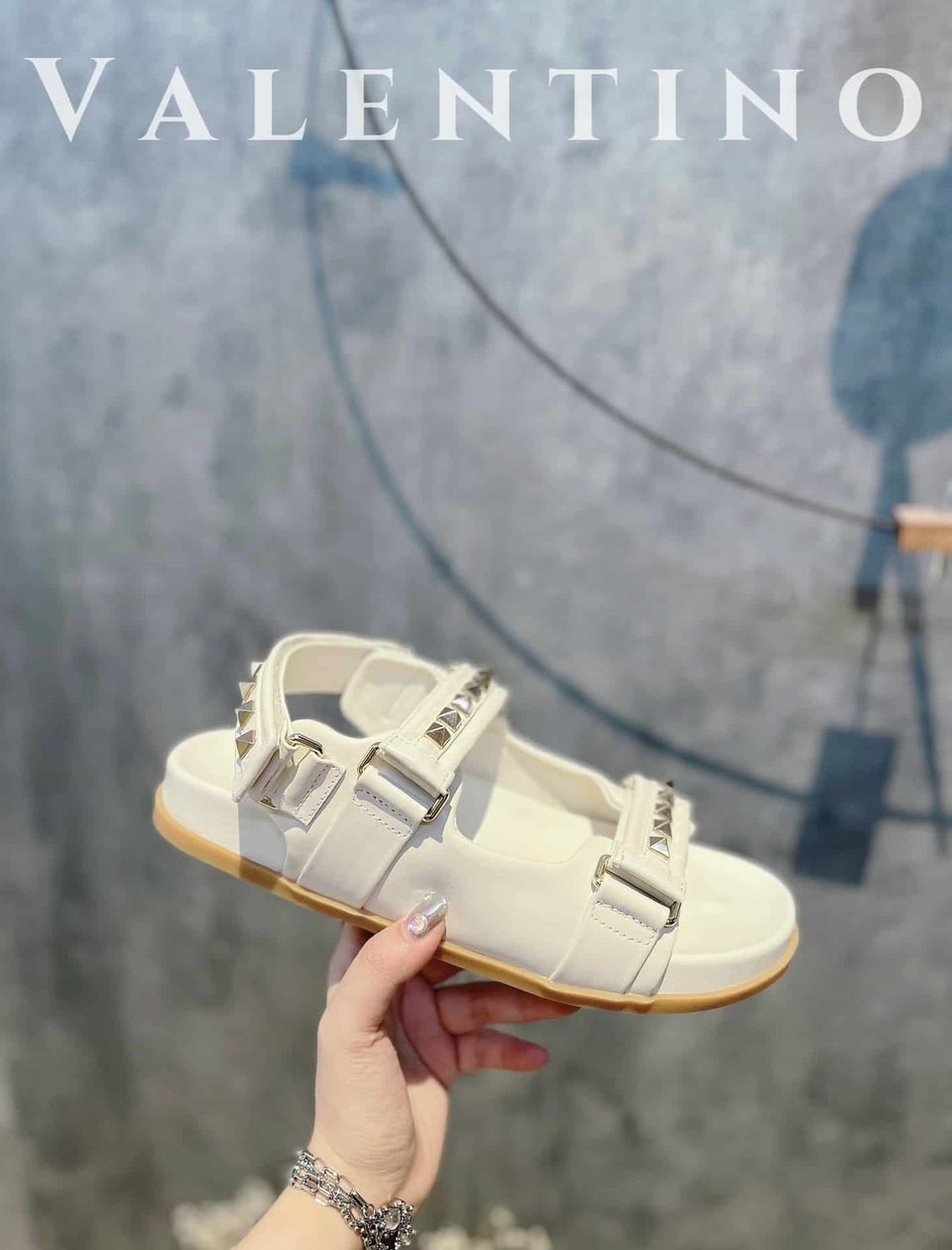 Valentino Garavani Rockstud Flat Sandal In Nappa Leather For Woman In White view 7