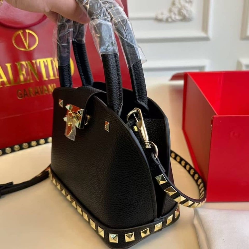 Valentino Garavani Rockstud Handbag In Grainy Black 21Cm view 5