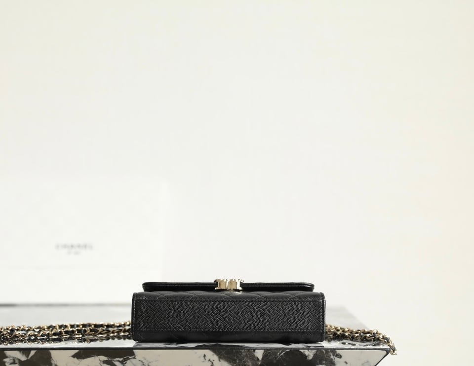 Chanel Caviar Quilted Chain Top Handle Phone Holder With Chain Black 18cm view 6