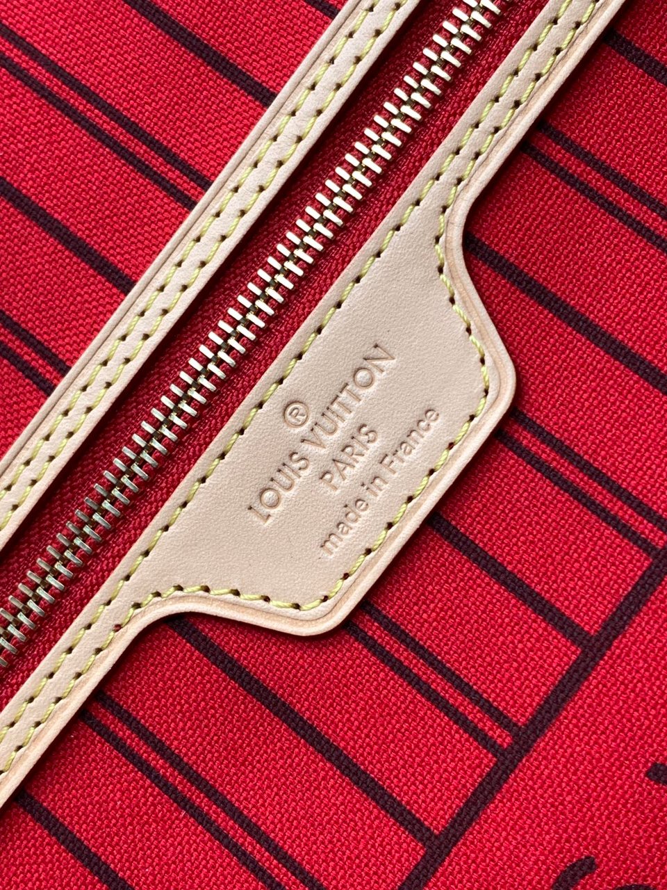 Louis Vuitton Neverfull MM Monogram Canvas Tote Bag Cerise Red 31cm M46987 view 11