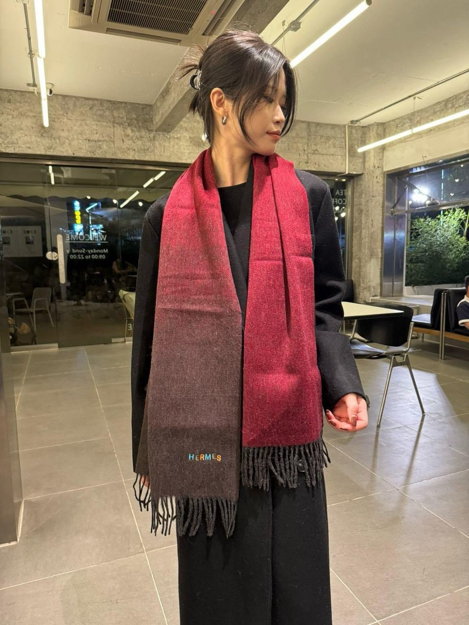 Hermes Cashmere Blanket Scarf Burgundy For Women 180cm view 3
