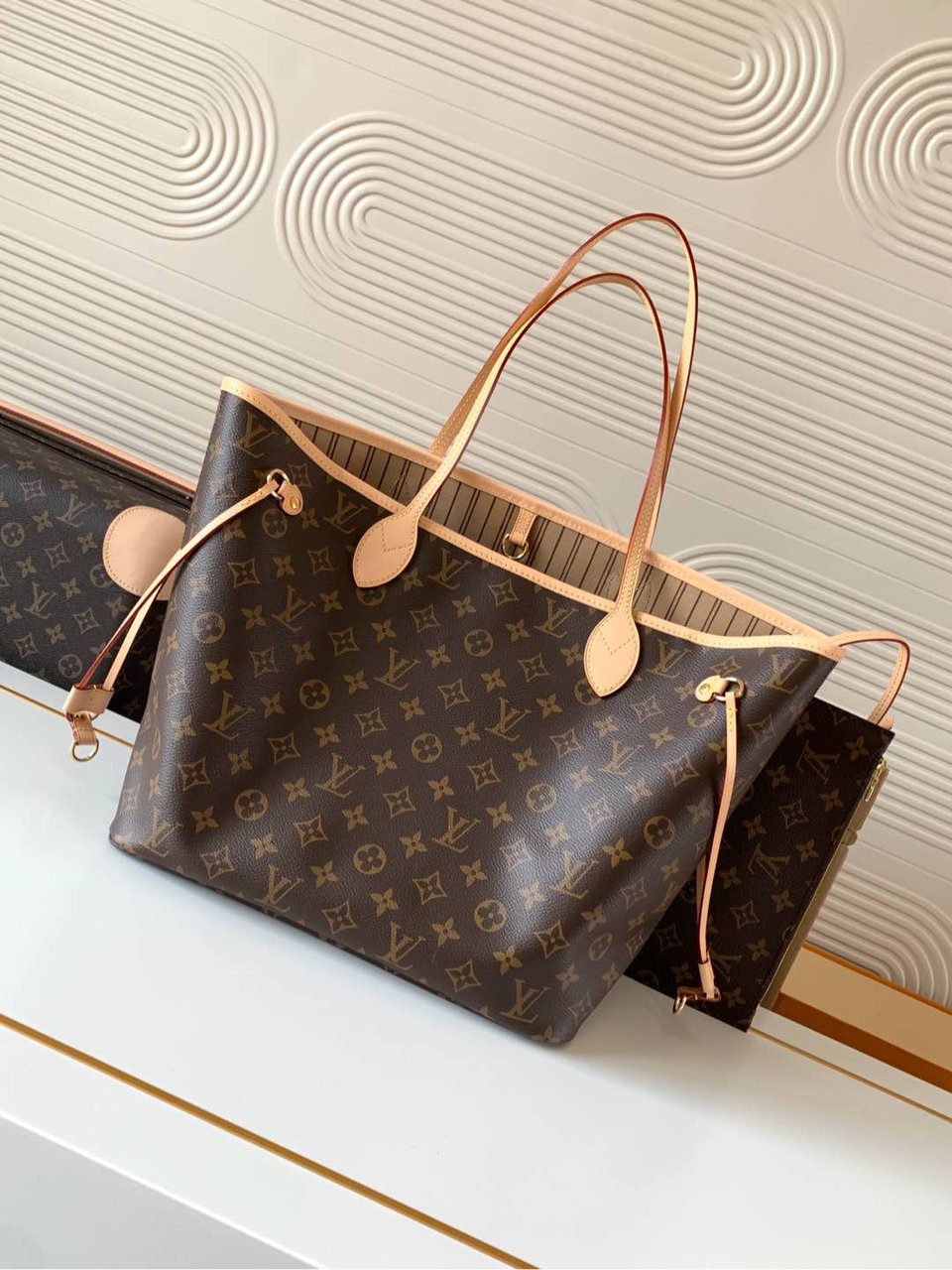 Louis Vuitton Neverfull MM Monogram Canvas Tote Bag Beige 31cm M46975 view 7