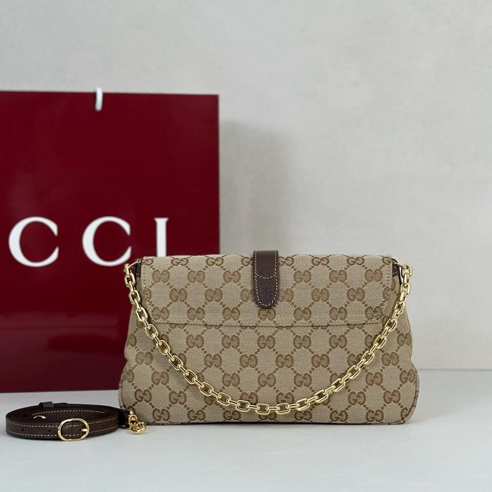 Gucci GG Emblem Medium view 3