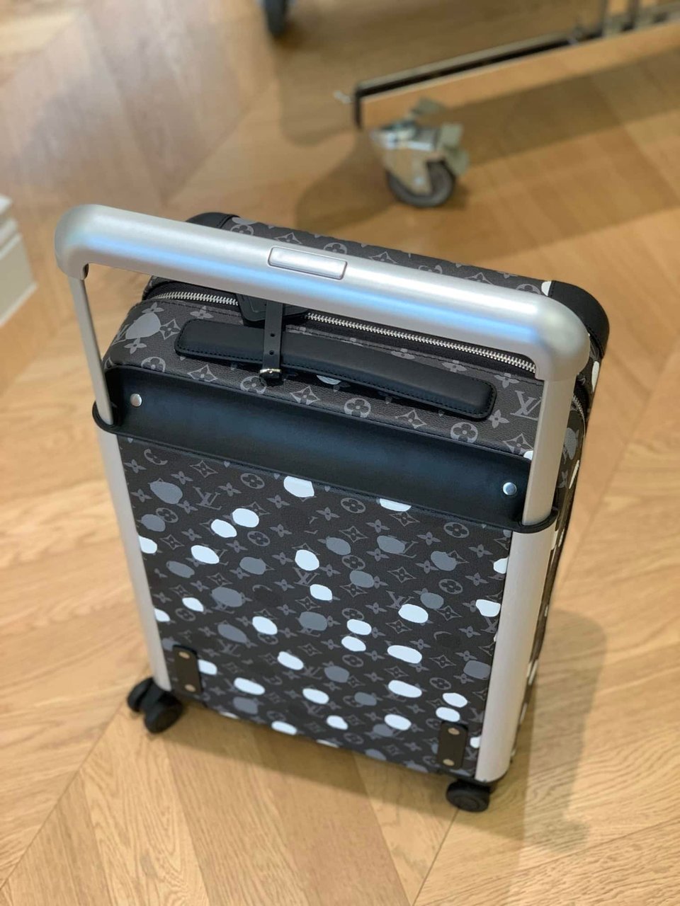 Louis Vuitton X Yayoi Kusama Horizon 55 Suitcase Grained Leather Black 55Cm view 6