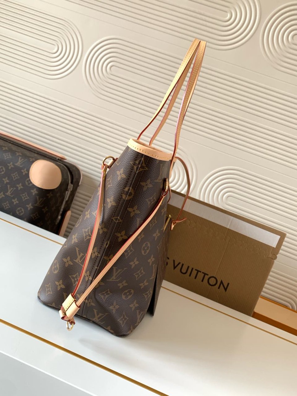 Louis Vuitton Neverfull MM Monogram Canvas Tote Bag Beige 31cm M46975 view 8