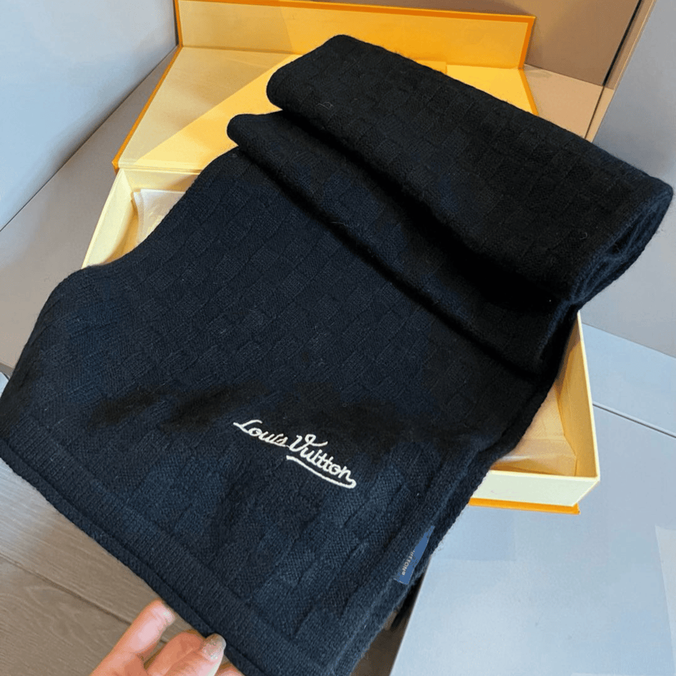 Louis Vuitton Damier Check Scarf Black For Women 180cm view 3