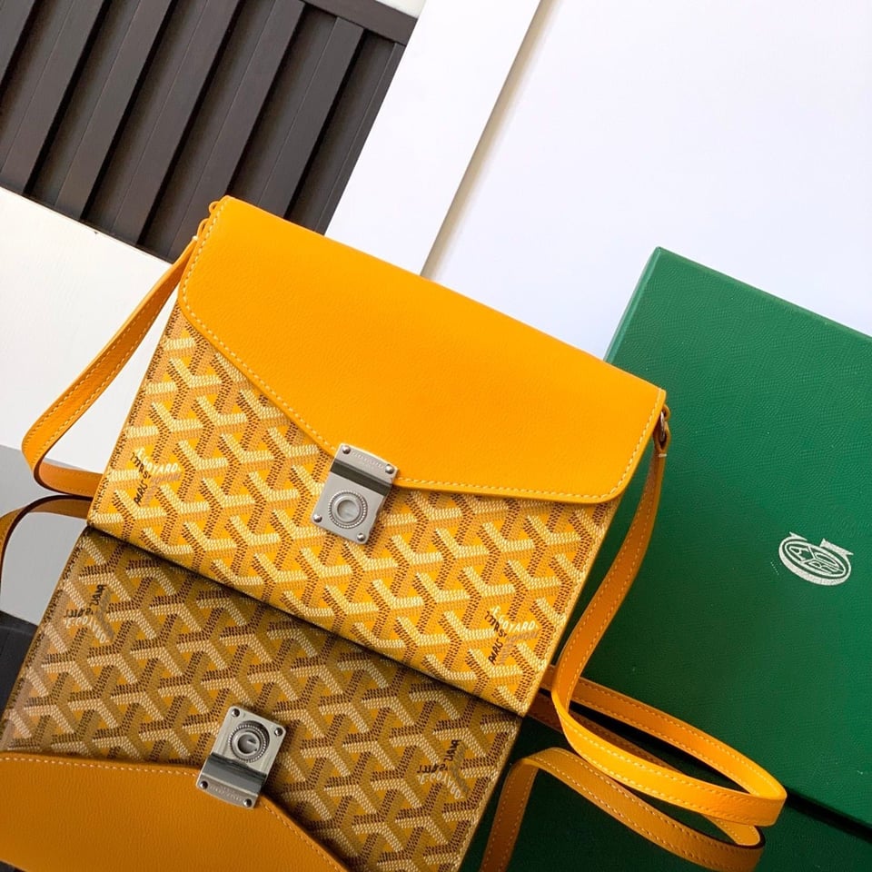 Goyard Chypre Wallet-Pouch 21 Cm Yellow Goyardine Canvas And Calfskin 21cm view 11