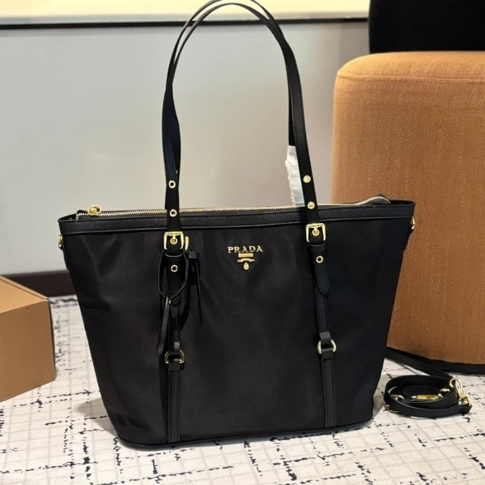 Prada Luxury Gallery Pocono Shoulder Black 34Cm view 3