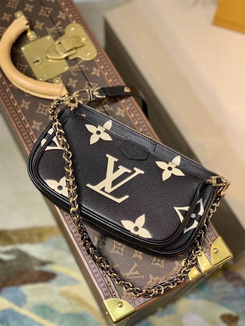 Louis Vuitton Multi Pochette Accessoires 25Cm Black view 5