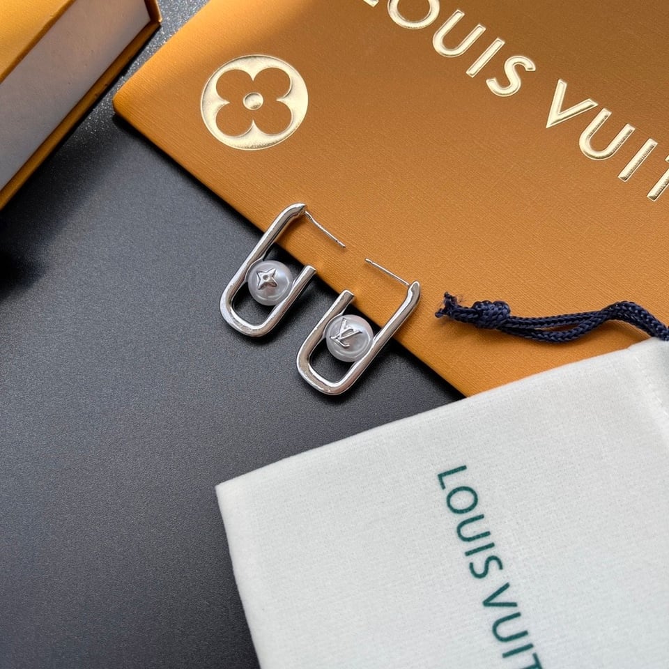 Louis Vuitton My Lv Chain Pearls Earrings Silver view 2