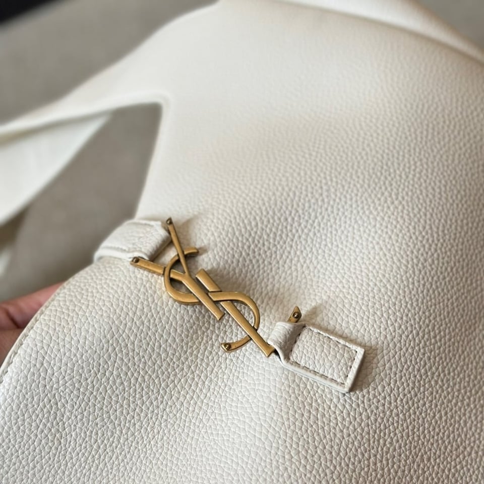 Saint Laurent Le 5 A 7 Bea In Grained Leather White 50Cm view 4