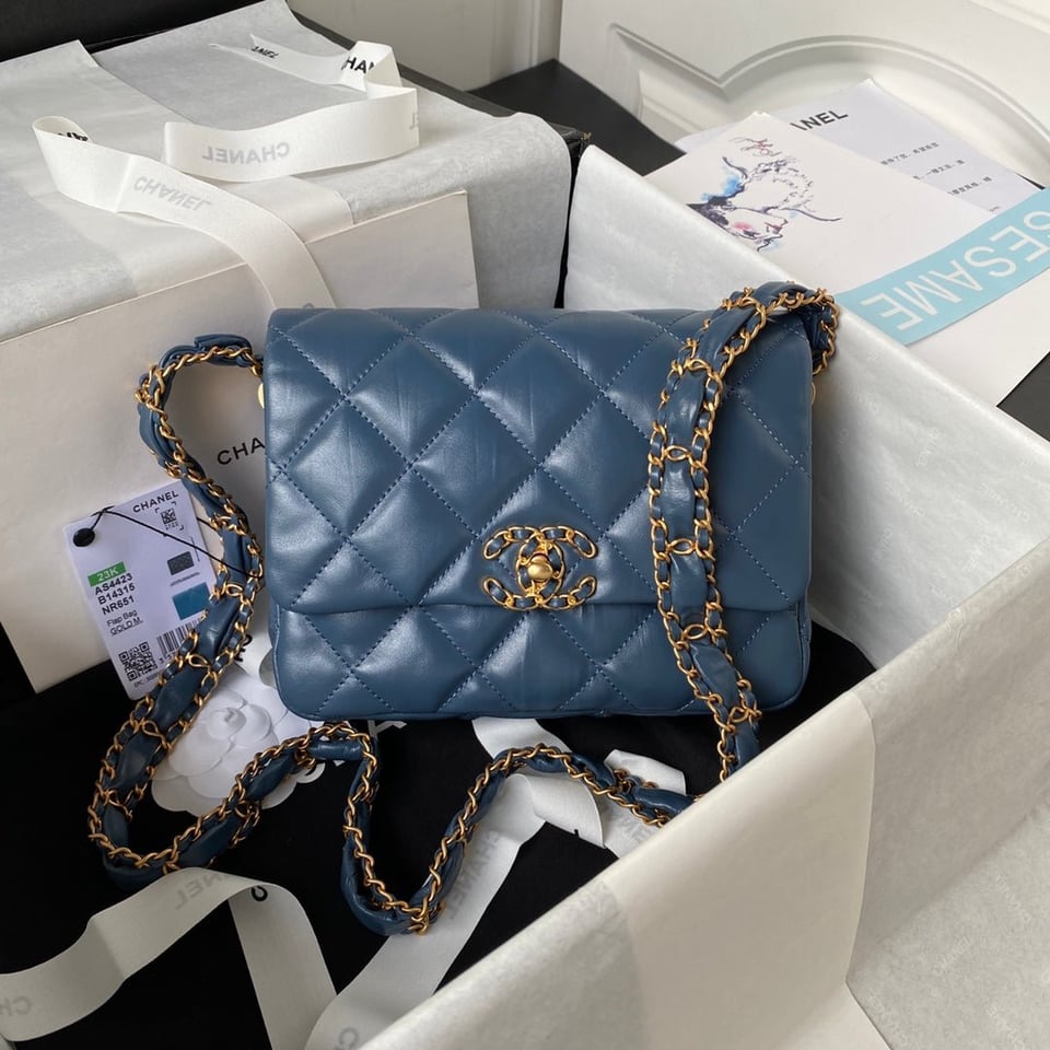 Chanel 23K 13,5Cm Steel Blue Calfskin Gold Hardware view 2