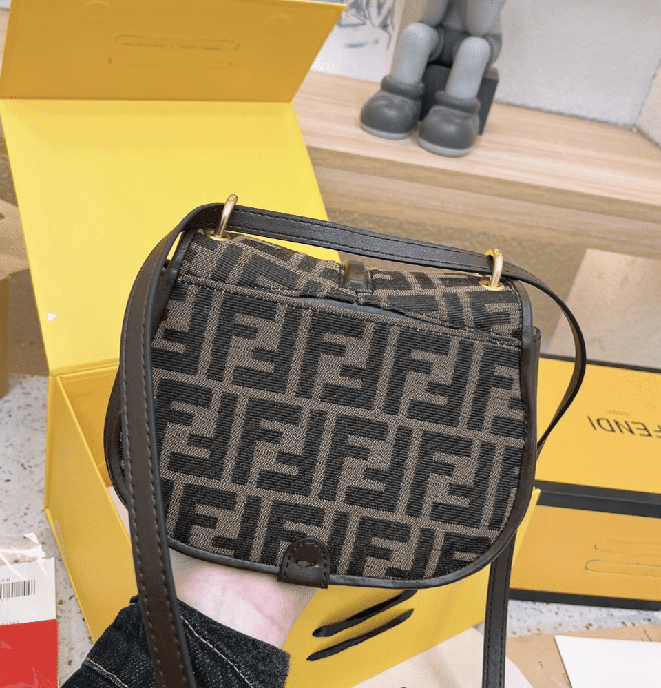 Fendi C’Mon Small Brown Ff Jacquard Fabric Bag 20Cm view 9
