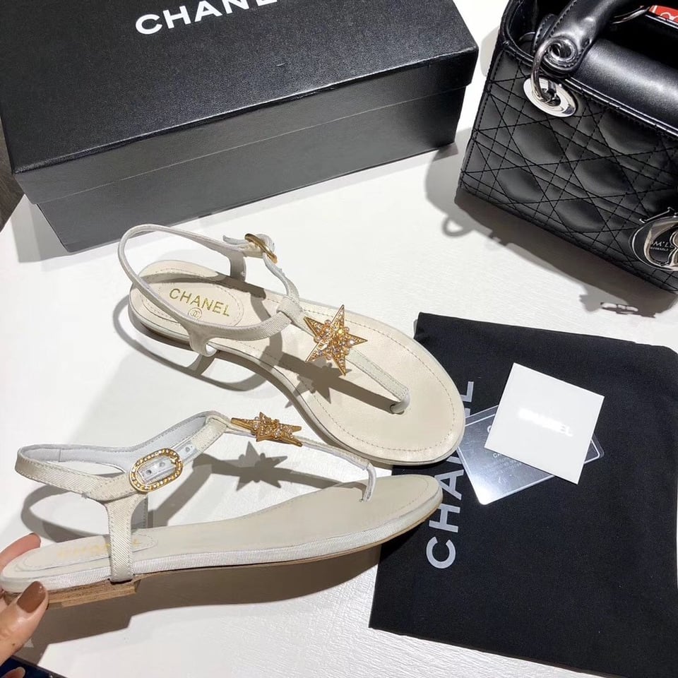 Chanel Crystal Pearl Thongs White Sandals With Gold Star view 7