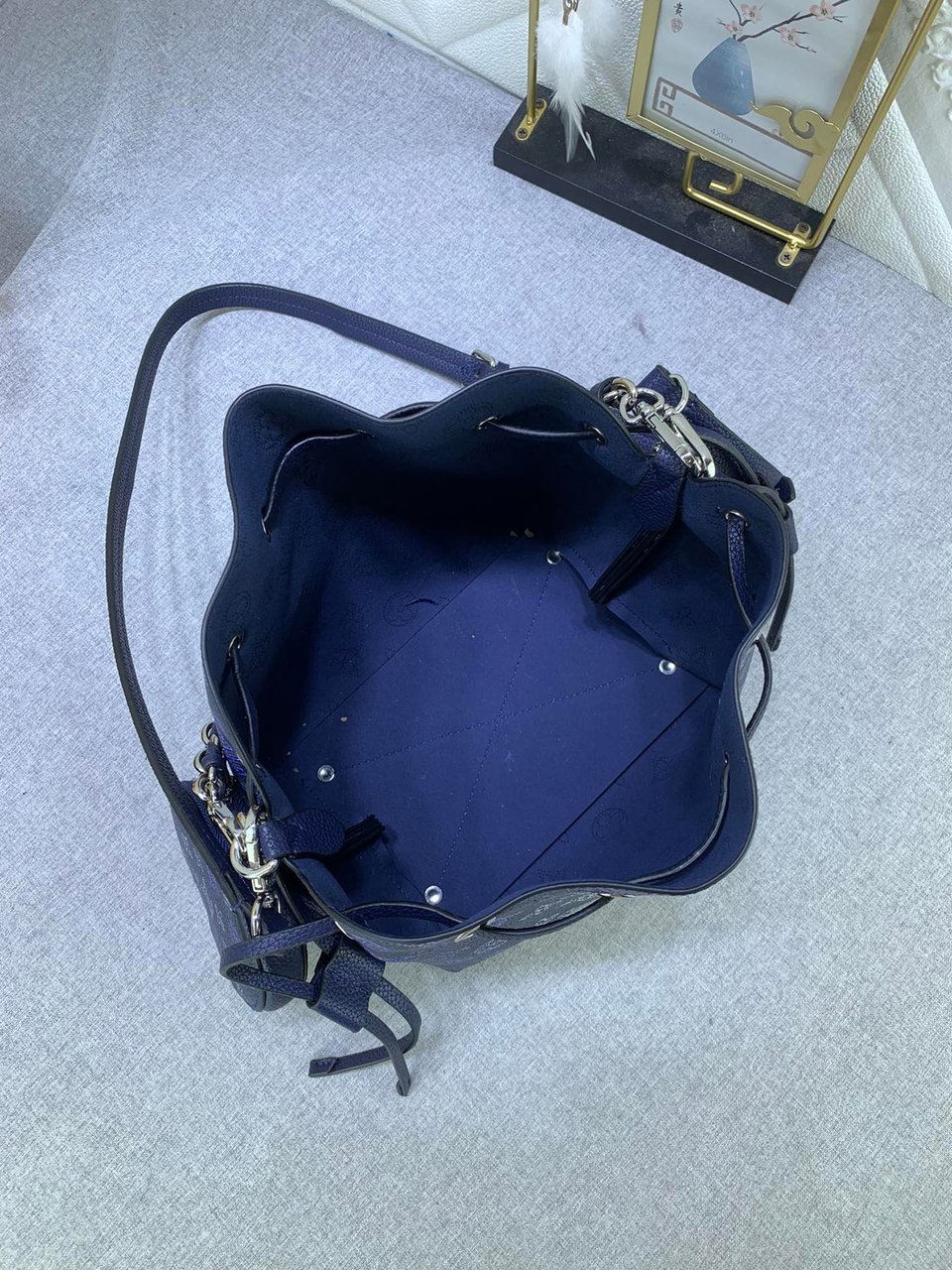 Louis Vuitton Bella Navy Blue 22Cm M21096 view 3