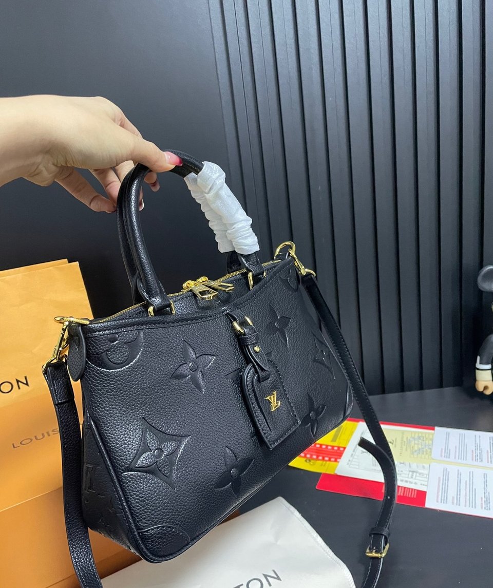 Louis Vuitton Trianon Pm Monogram Empreinte Black 28Cm M46488 view 7