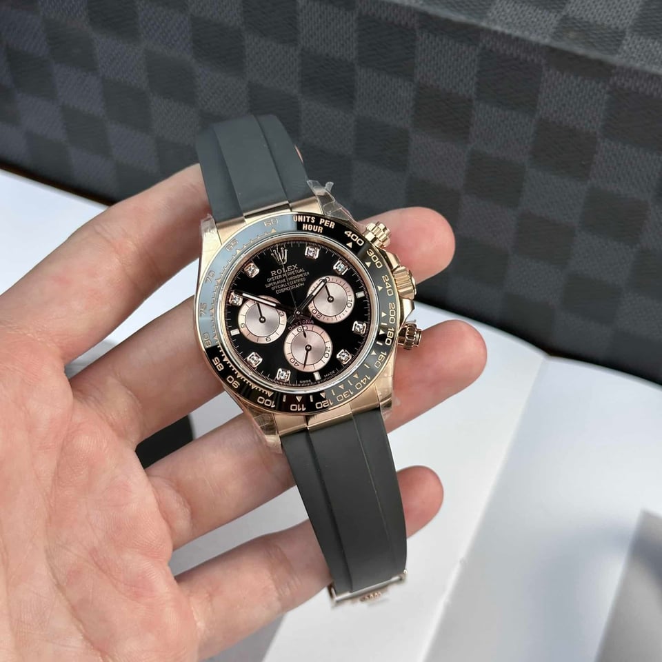 Rolex Daytona 40 mm Sundust Dial 126515LN view 3