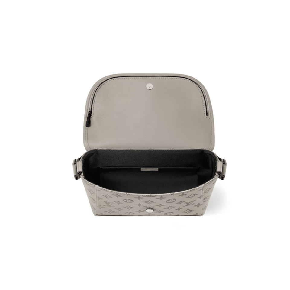 Louis Vuitton Sand Pulse Messenger For Men 27cm M14912 view 4