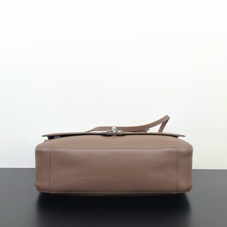 Chanel Maxi Flap Bag Light Brown 12.6cm/5in view 5