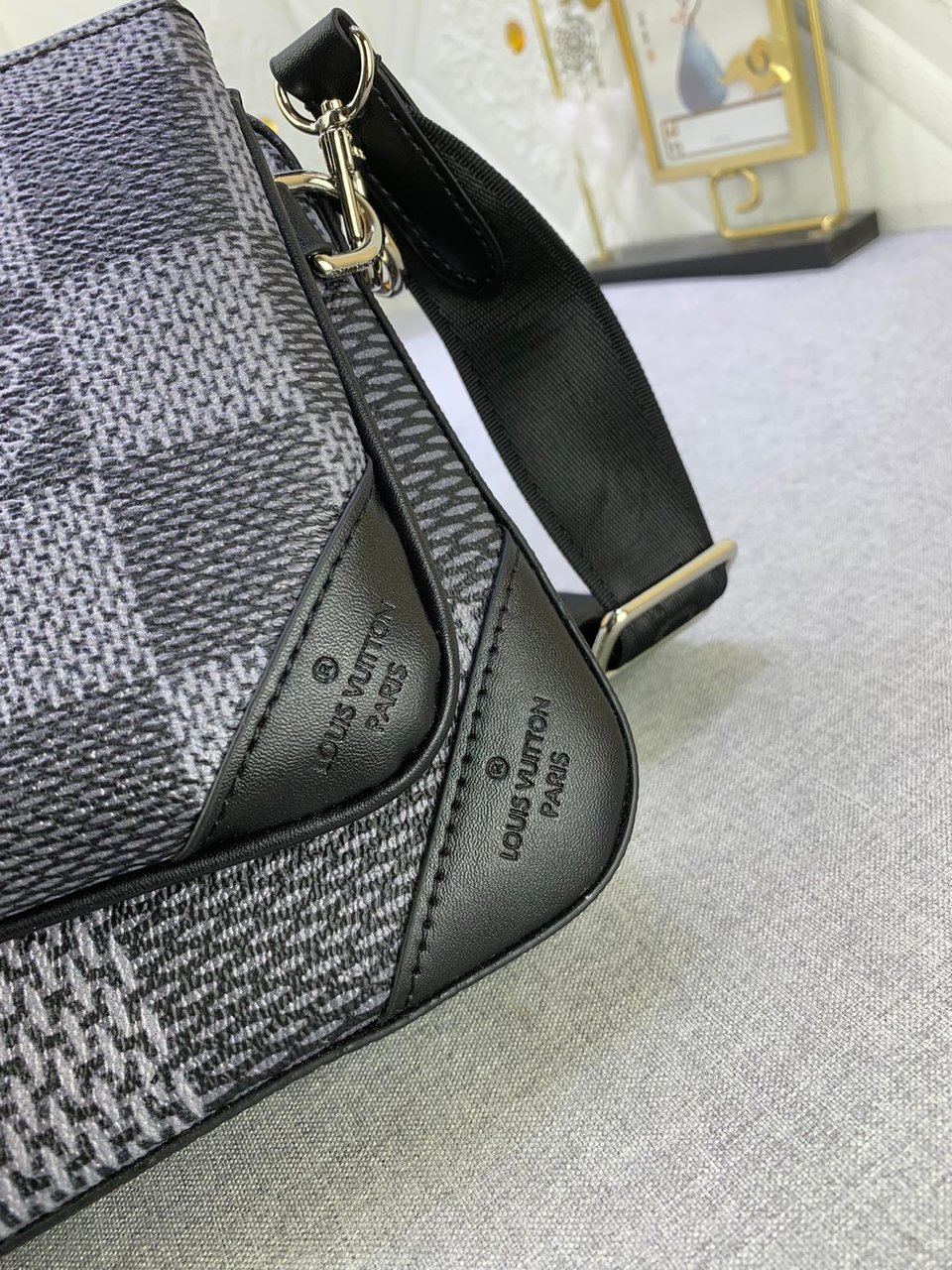 Louis Vuitton Trio Messenger Bag Damier Canvas Black 25Cm N50017 view 6