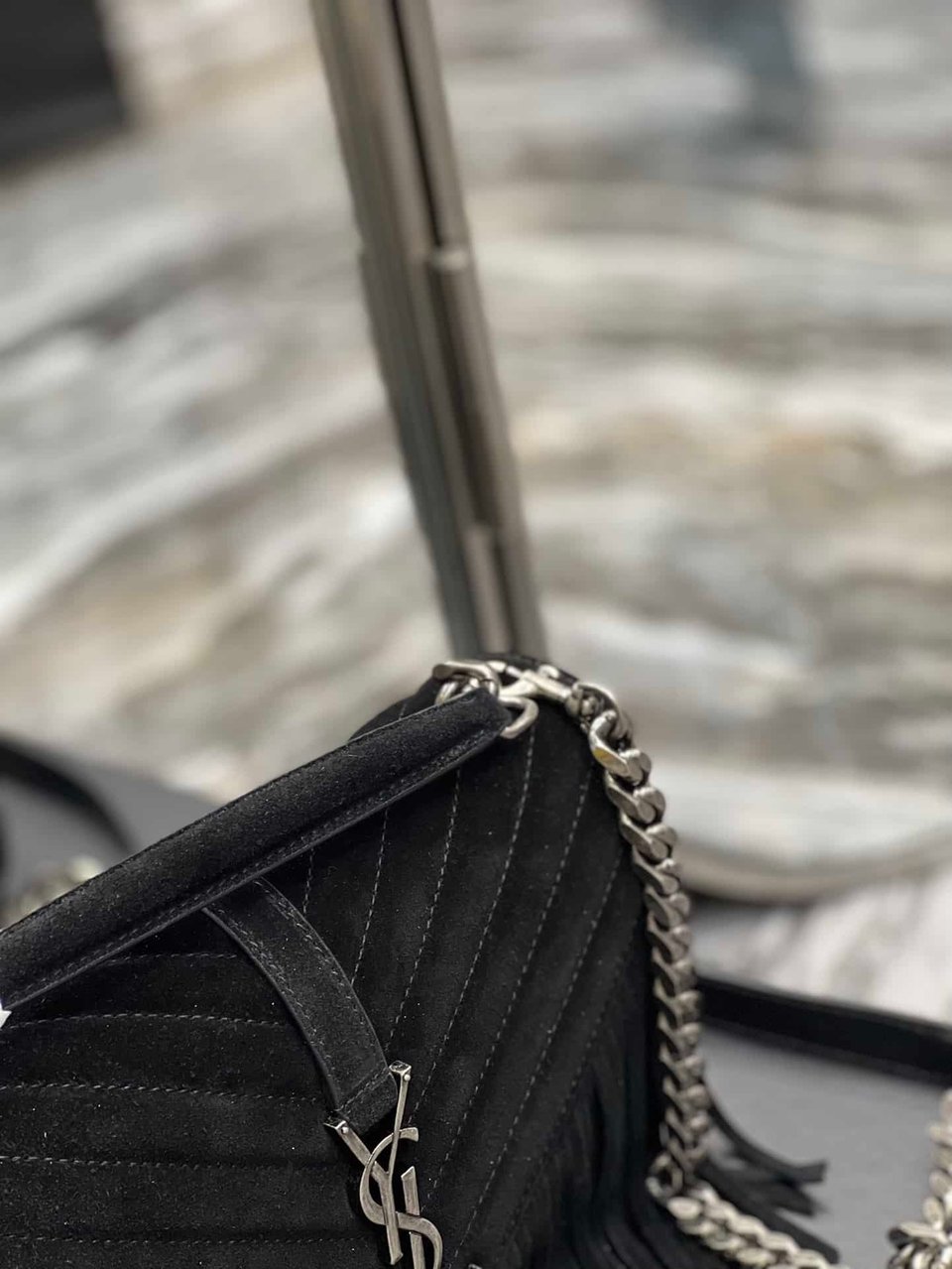 Saint Laurent College Medium Suede Shoulder Bag Black 24Cm view 3