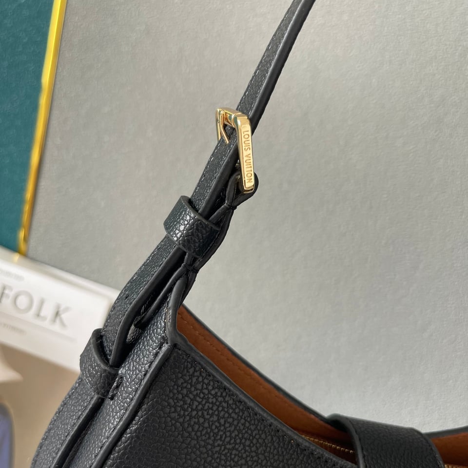 Louis Vuitton Low Key Shoulder Bag Black 25Cm M24611 view 7