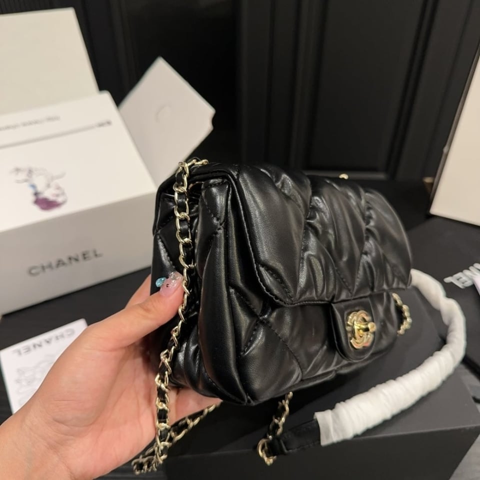Chanel Puffy Bubbly Cc Flap Bag Quilted Medium Black 22.9Cm/9in view 5