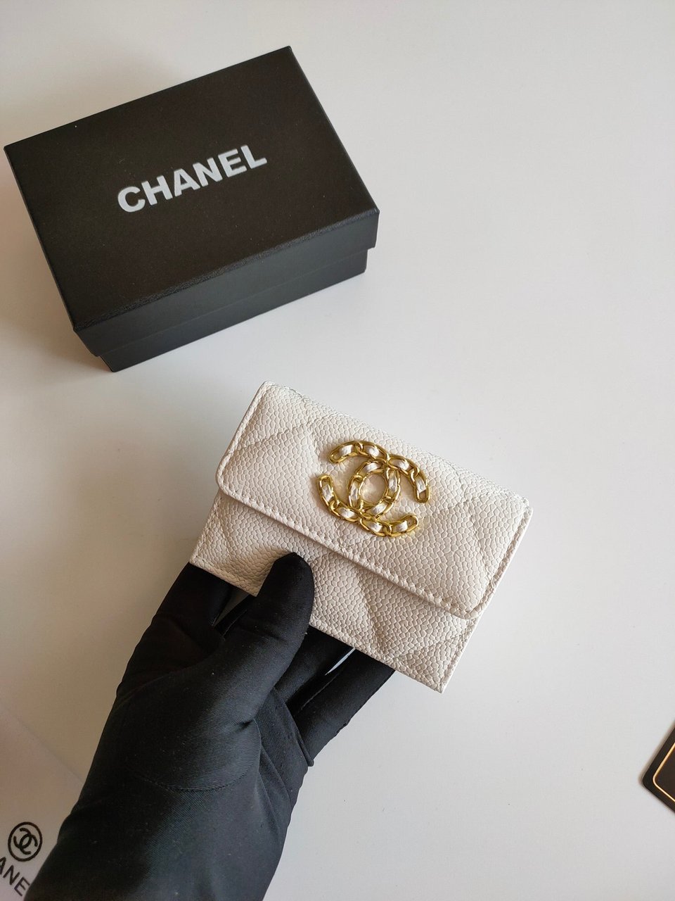 Chanel Trifold Purse 12 White Grained Calfskin Gold Icon view 3