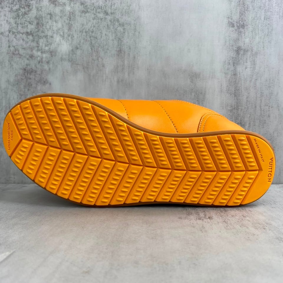Louis Vuitton Buttersoft Sneaker Orange Sheepskin And Calfskin 1AINQN view 4